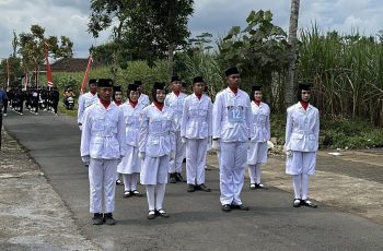 SMPN 1 Kromengan Berpartisipasi dalam Gerak Jalan Tingkat Kecamatan