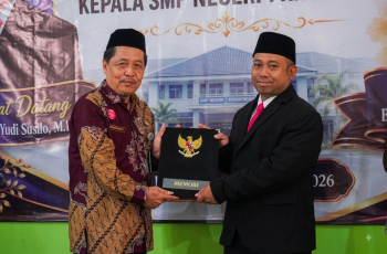 Haru dan Semangat Mewarnai Pisah Sambut Kepala SMPN 1 Kromengan