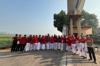 Semarak HUT RI ke-81, SMPN 1 Kromengan Gelar Kirab Merah Putih